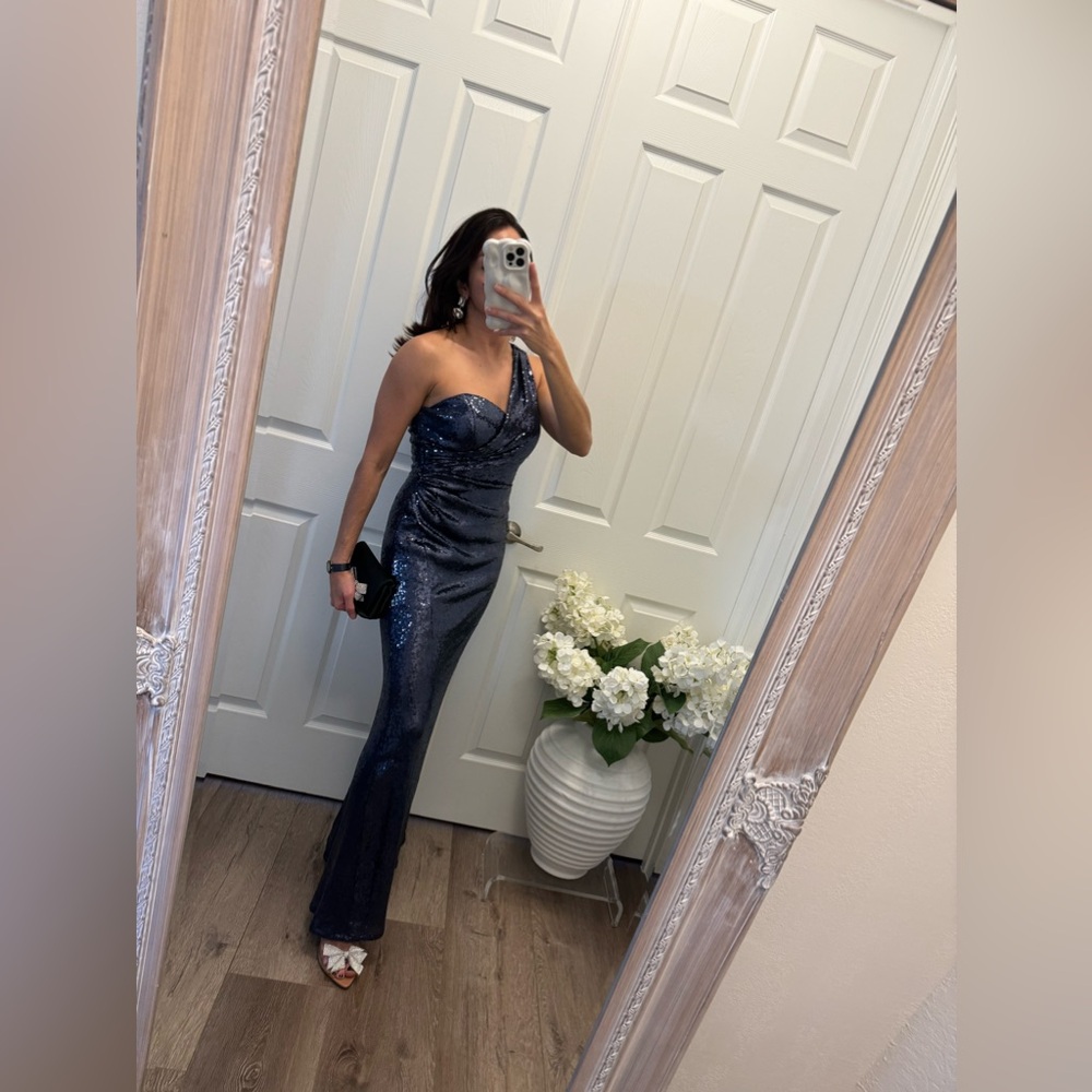 CACHE Evening/Black Tie Blue Sequin Full Length Off Shoulder / Size 4